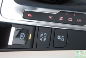 汽车上的hold键有什么用 自动启停和hold功能怎么用