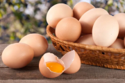 土鸡蛋的蛋黄什么颜色是正常的