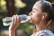 喝水太少也会导致过劳肥吗