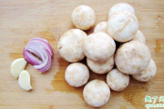白菜能和口蘑一起做汤吗 口蘑跟什么搭配好吃