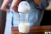 母乳不够奶粉不吃怎么办 小孩不吃奶瓶有什么办法