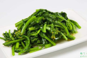 炒青菜怎么保持绿色 炒青菜保持绿色放什么东西