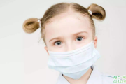 新型冠状病毒小孩带什么口罩 一岁小孩不能戴口罩怎么预防