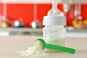 婴儿补铁的药可以放奶粉一起喝吗