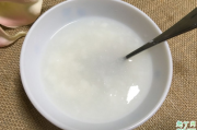 宝宝3个多月可以喝米汤吗 宝宝辅食吃米汤还是米粉