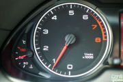 经常拉高转速对发动机有什么影响 汽车高速怎样降低转速